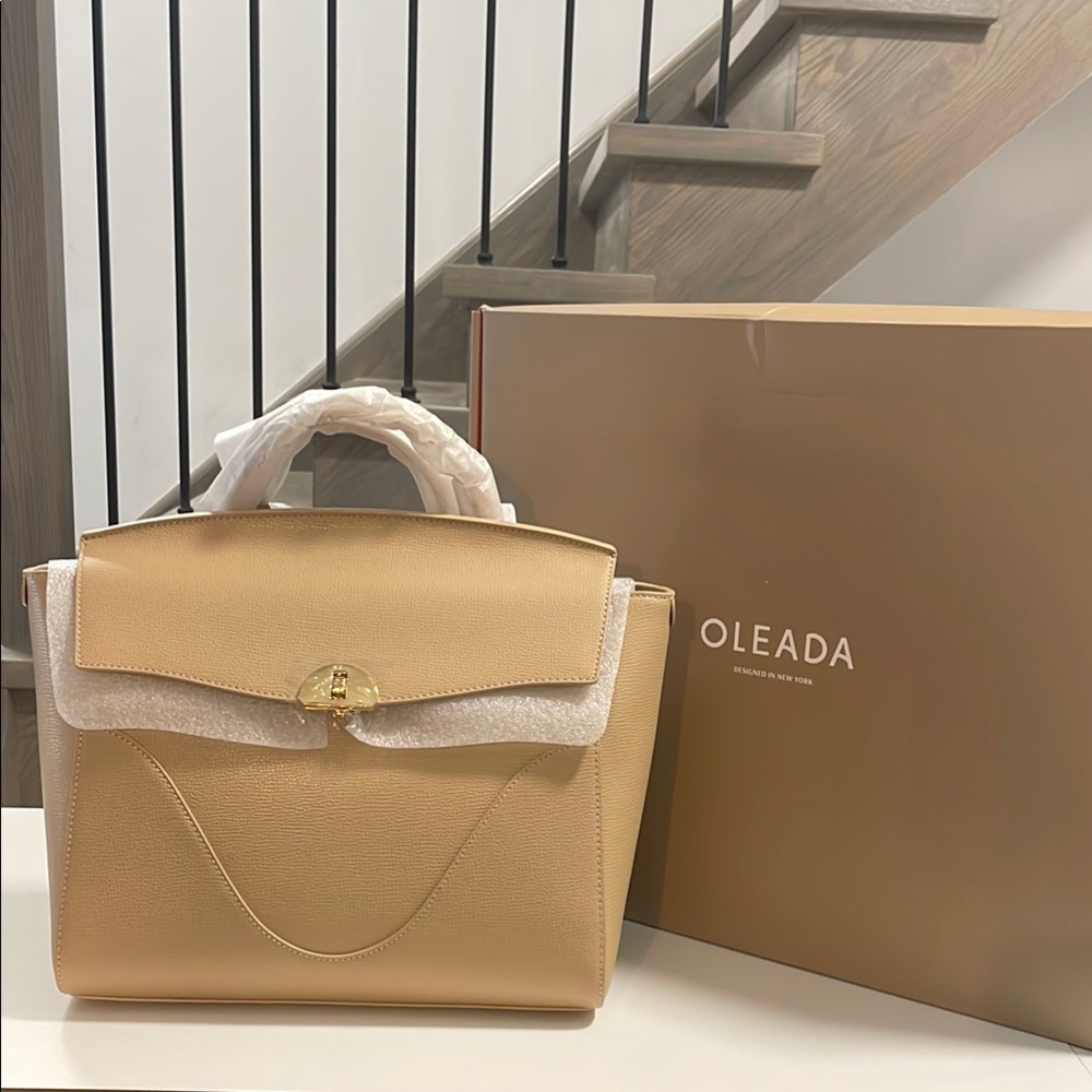 Oleada Wavia Bag in Champagne (New in Box)